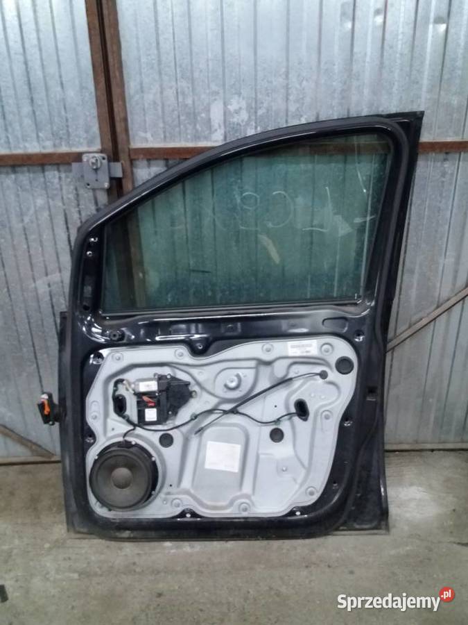 Touran 1 drzwi prawe przednie LC9X Jarocin