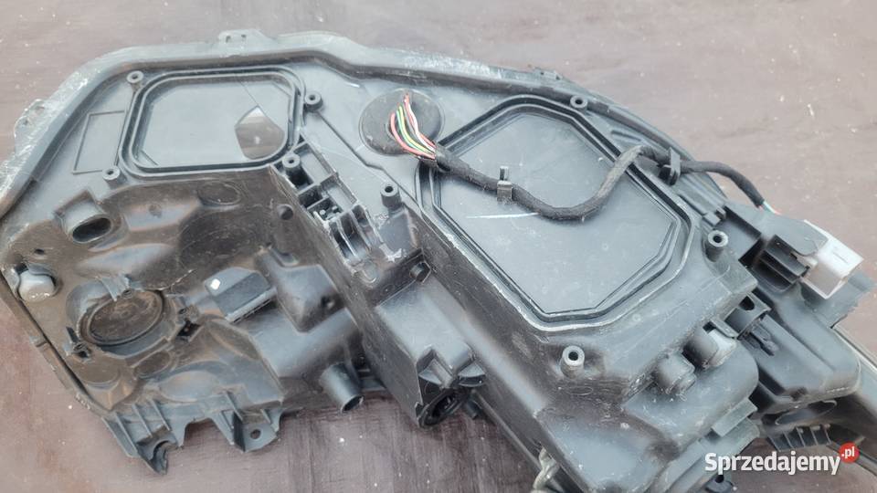 TOYOTA AURIS II LIFT REFLEKTOR LEWY LAMPA PRZÓD osobowe śląskie Ruda Śląska sprzedam