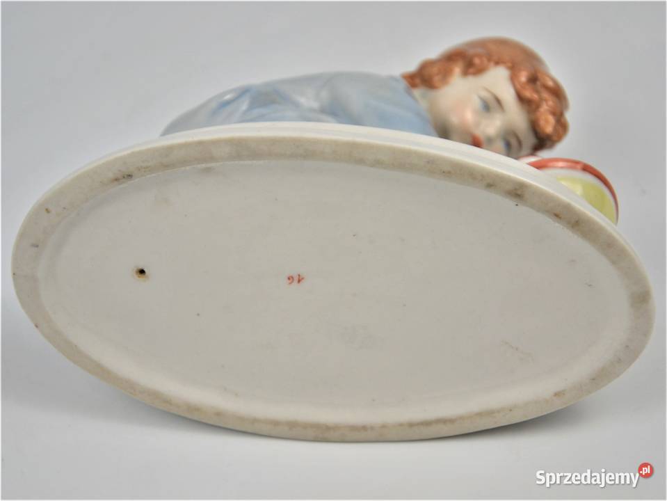 dziecko bawiące się bączkiem projekt Sinko mazowieckie