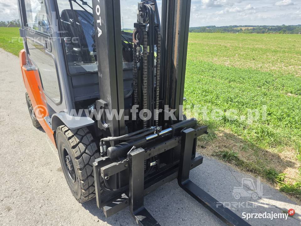 Wózek Widłowy TOYOTA 8FGF20 przesuw wolny skok Toyota Lędziny