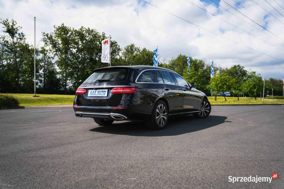 Mercedes E E 300 de hybryda Zabrze