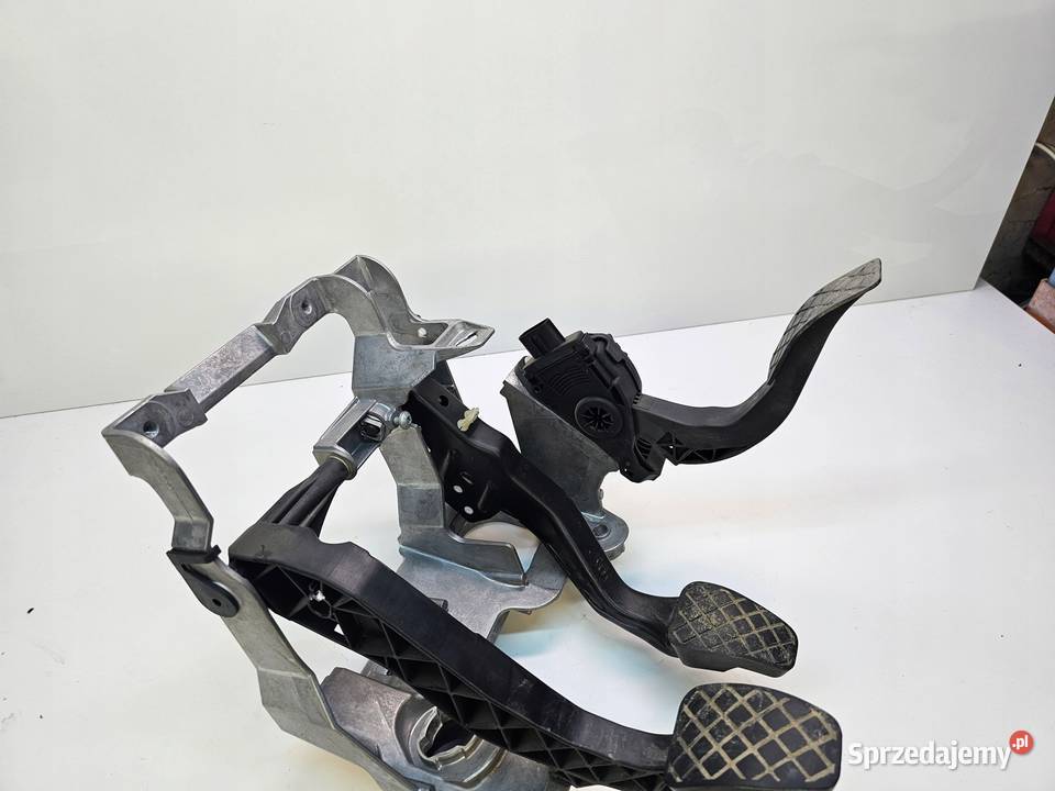 PEDAŁY STELAŻ PEDAŁÓW AUDI A4 B8 A5 8K1721117