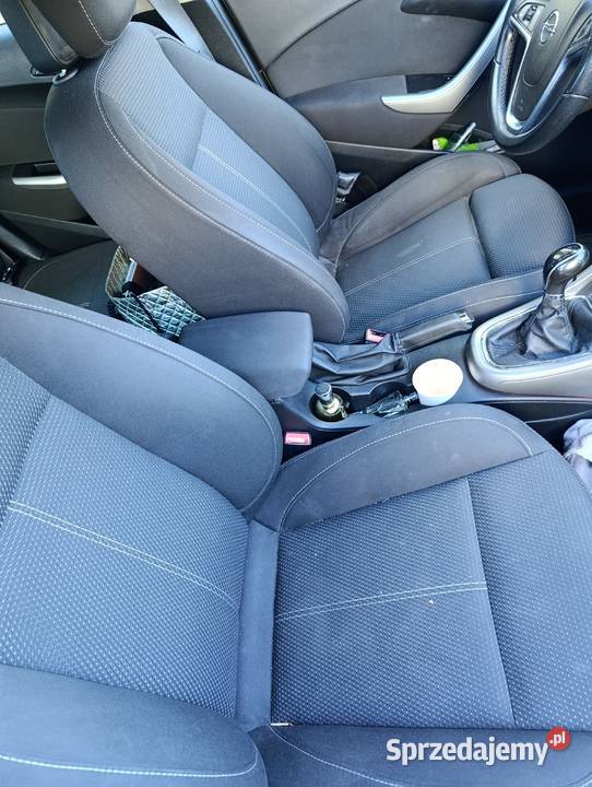 Opel Astra J 2011 Ksawerów
