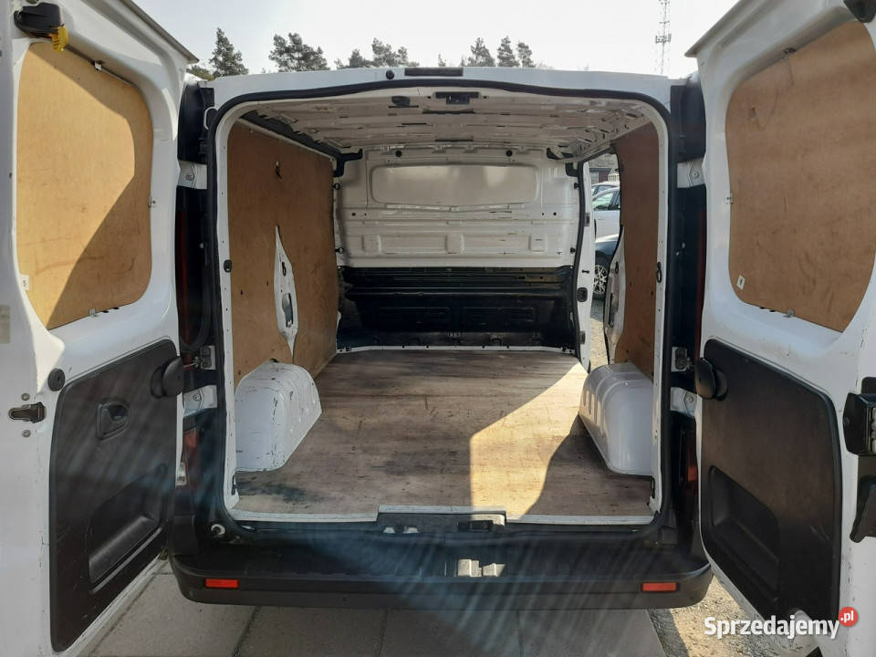Opel Vivaro Nawigacja czujniki parkowania Lipiany sprzedam
