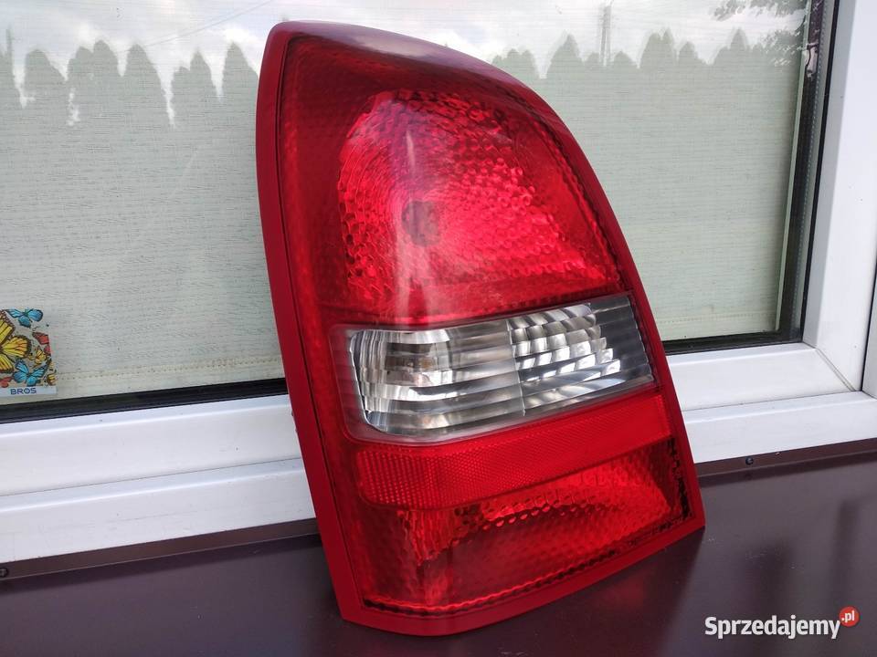 Nissan Primera P12 sedan lampa tył tylna lewa Sieradz