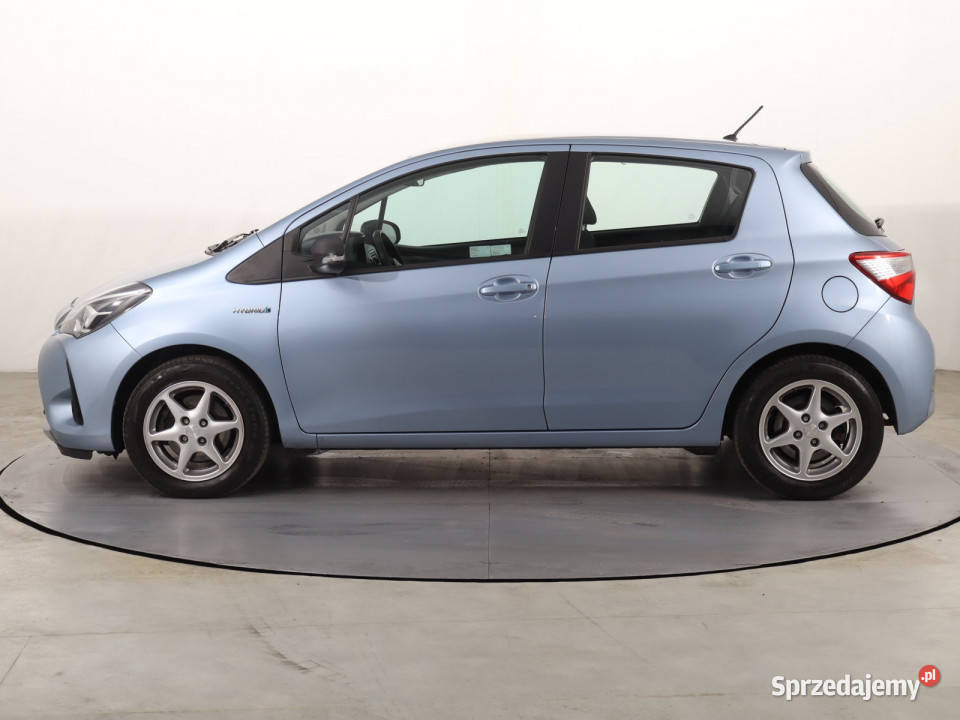 Toyota Yaris 15 Hybrid Yaris śląskie Katowice