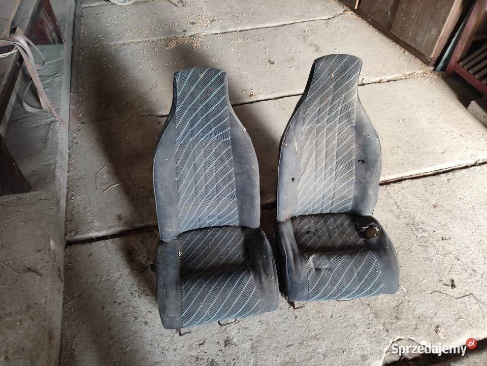 Fotele lotnicze Fiat 126p Maluch wąskie 2 osobowe łódzkie Głuchów