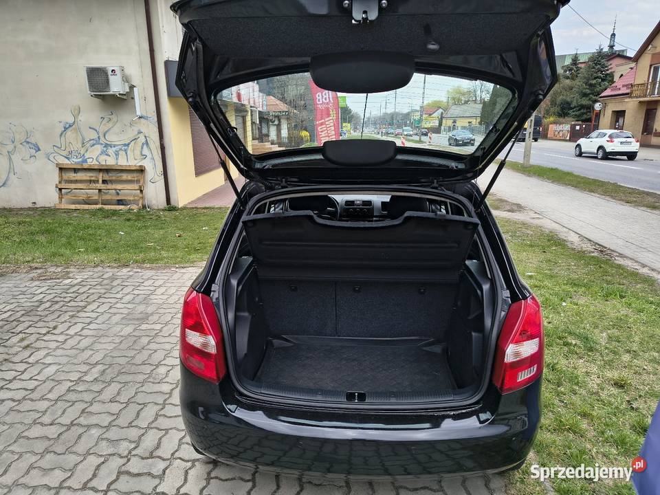 Skoda Fabia 12 Mpi 176tkm klima czujniki czujnik parkowania Radom