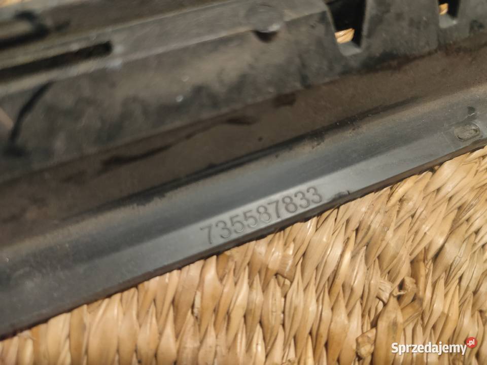 Jeep Renegade Kratka Zderzaka Atrapa 735587833 Rok produkcji 2017 małopolskie Radziszów sprzedam