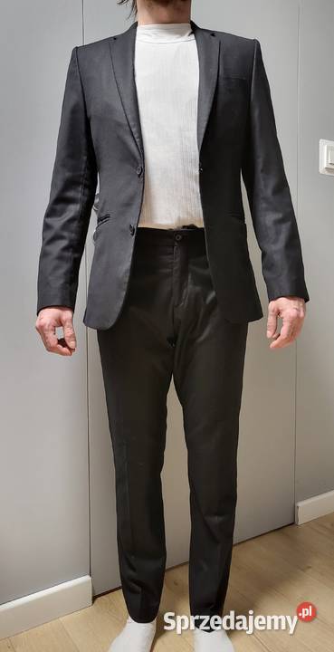 Klasyczny czarny garnitur marki Selected Homme Warszawa