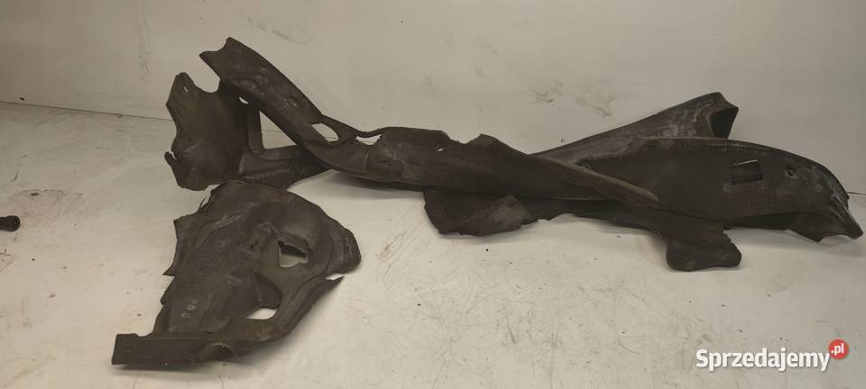 WYGŁUSZENIE ŚCIANY GRODZIOWEJ AUDI TT 8J1863909C Przystajń