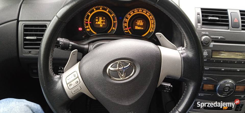 Toyota Corolla 16 VVTi Premium MM Bogata wersja Łódź