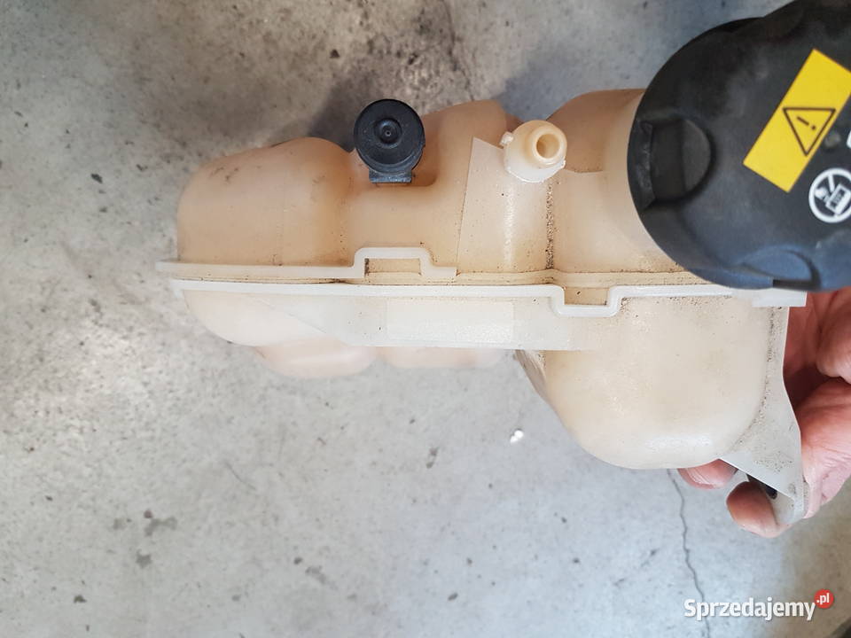 BMW 2 LCI 15 TURBO ZBIORNICZEK WYROWNAWCZY PLYNU