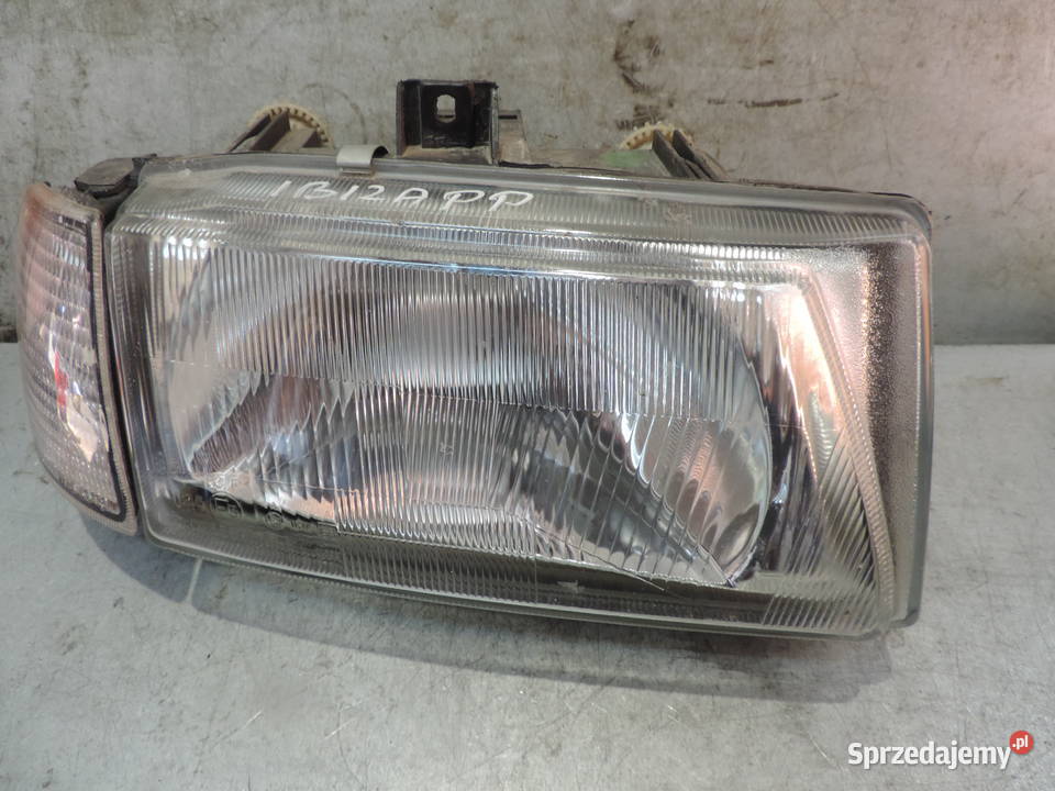 SEAT IBIZA 2 LAMPA PRAWY PRZÓD małopolskie Nowy Sącz sprzedam