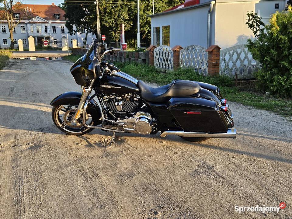 Harley Davidson FLHX Street Glide 2019r 28000 pas napędowy Bucz
