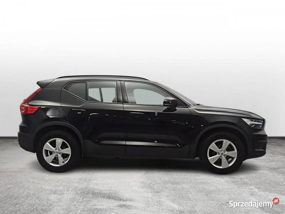 Volvo XC 40 T3 Momentum Core Z Polskiego Salonu Warszawa