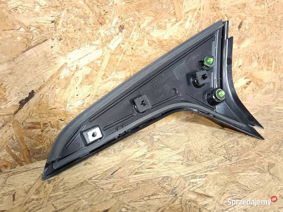 FORD FOCUS 18 KOMBI LISTWA SPOJLERA PRAWY TYŁ Pleszew