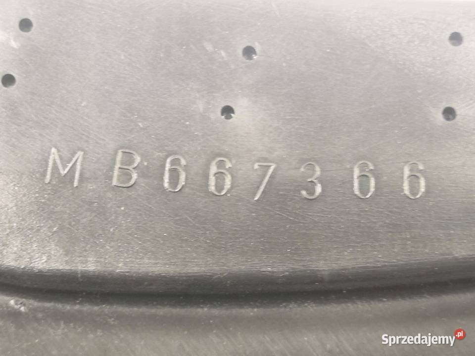 CHLAPACZ PRAWY PRZÓD MITSUBISHI SPACE WAGON Chlapacze