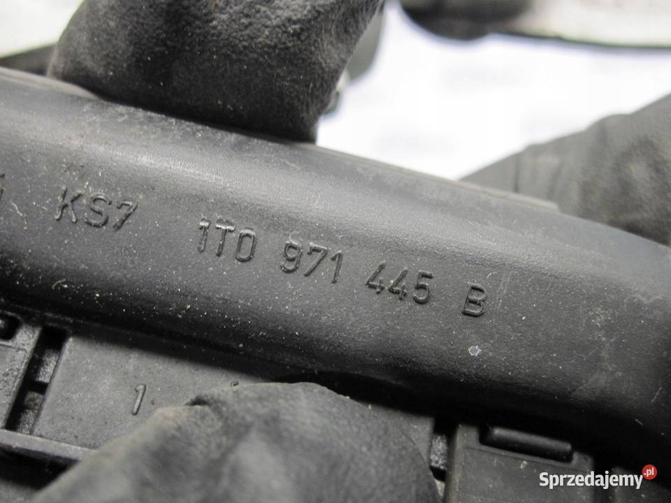 VW CADDY III LIFT 13r zawias maski prawy osobowe