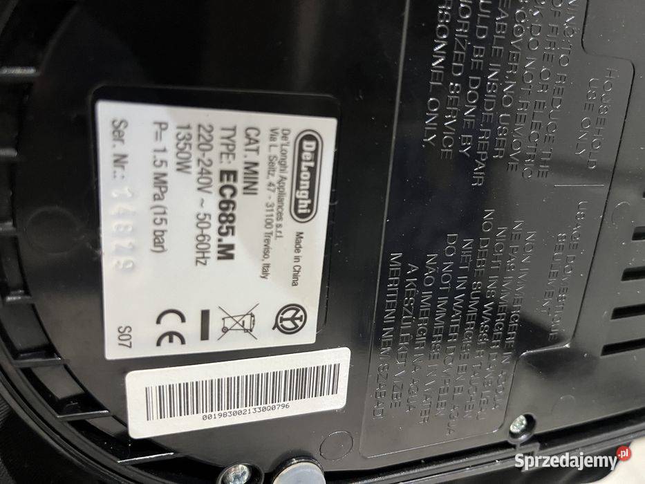 Ekspres kolbowy DeLonghi Dedica EC685BK Czarny Pozostałe Tuliszków sprzedam