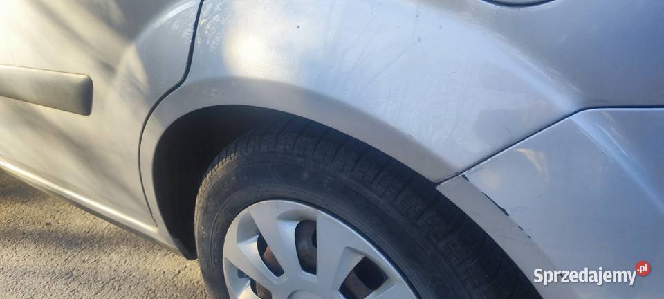 Fiestafl 13 benzyna salon