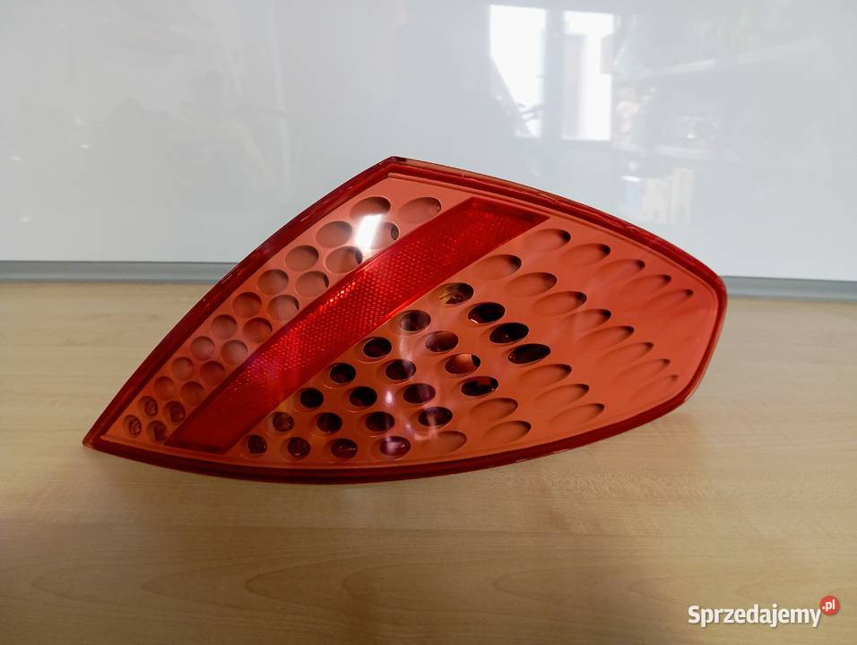 PEUGEOT 307CC LAMPA tylna LED prawa w błotnik