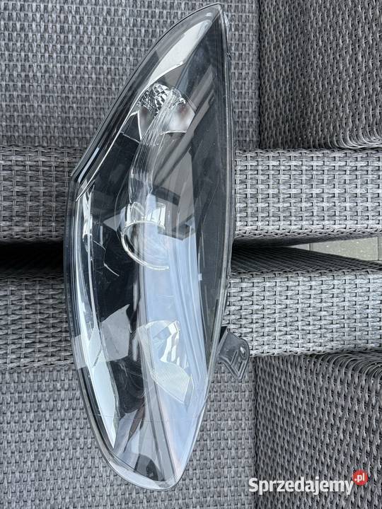 Lampa przednia Renault Megane III osobowe Poznań