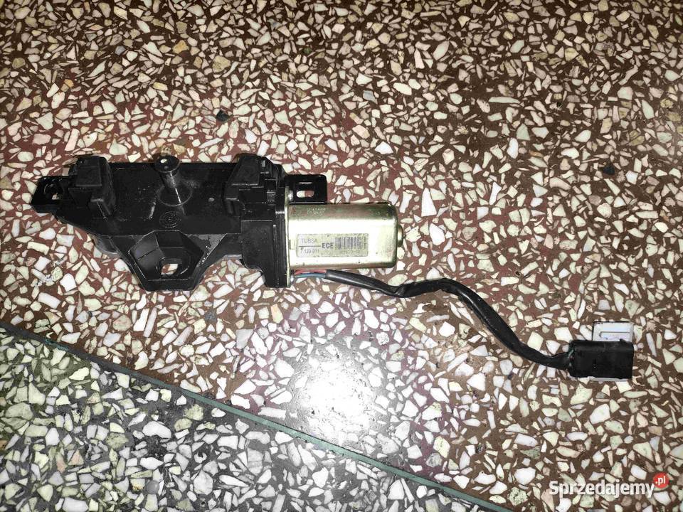 Napęd siłownika zamykania tylnej klapy BMW E61 śląskie Poręba