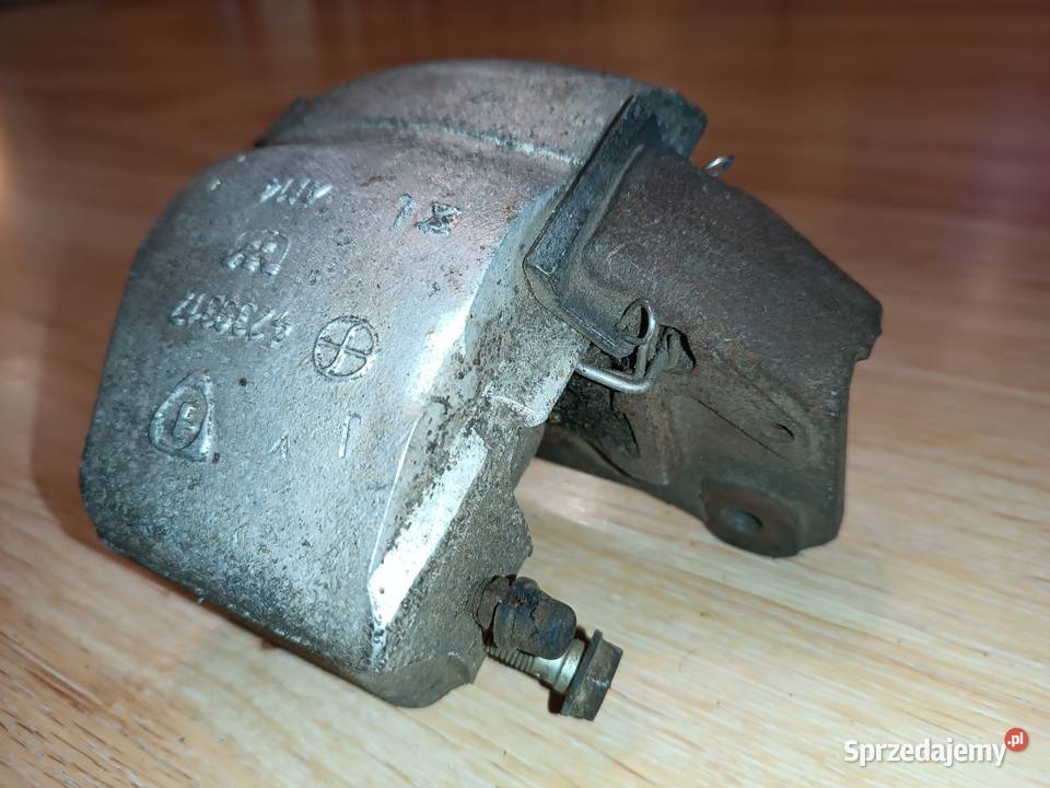 Zacisk hamulcowy przód kompletny Fiat 125p 1988r Części samochodowe Wrocław