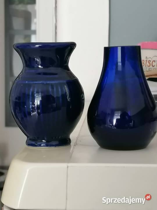 Małe kobaltowe wazonik z lat 7080 tych Kraków sprzedam