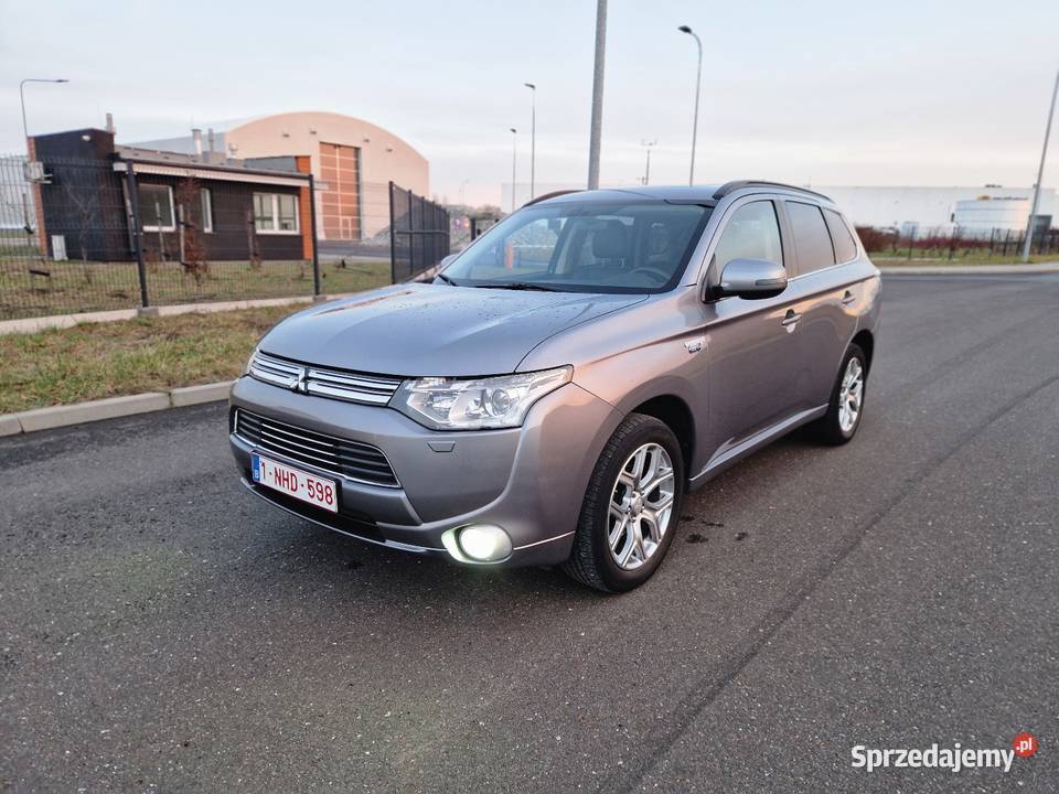 Mitsubishi Outlander 20 PHEV Instyle 4X4 VAT marża