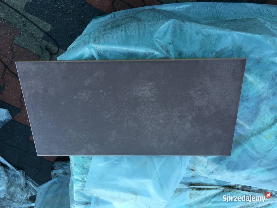 Glazura płytka ścienna cemento wenge 25x50 firma Pruszków