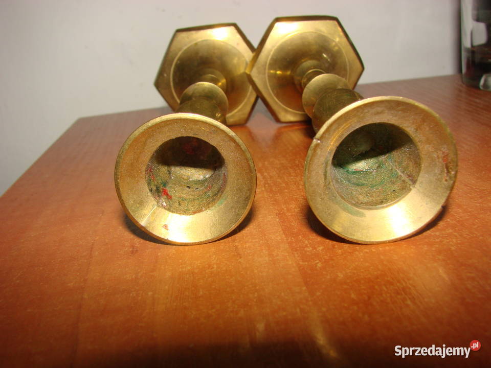 mosiężny świecznik