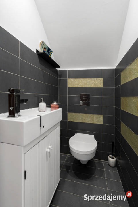 Elegancki segment środkowy 14 stacji SKM Warszawa