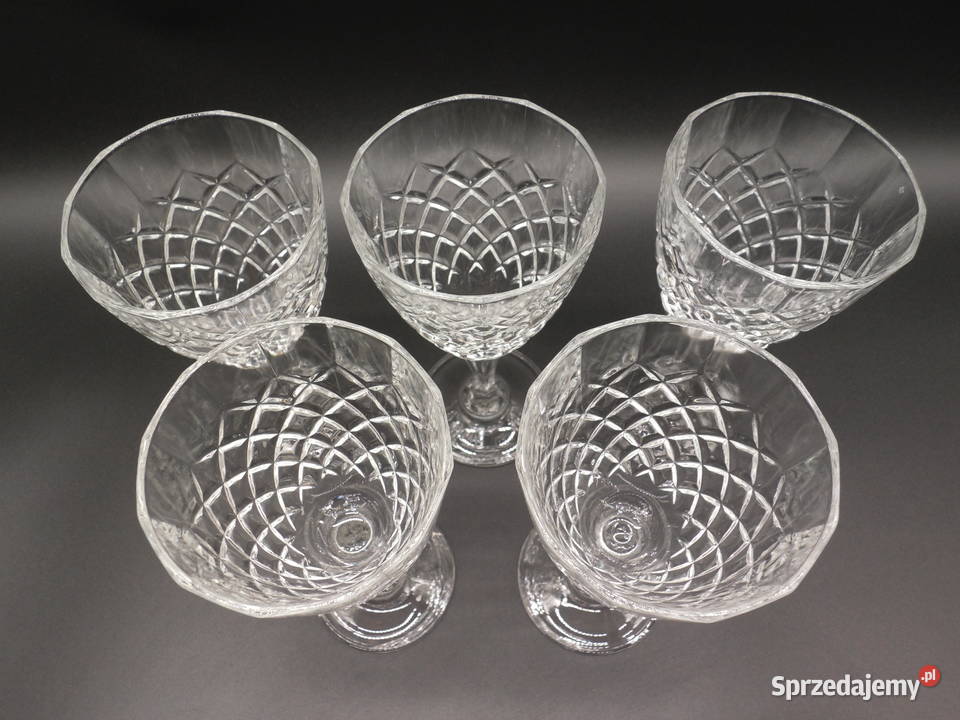 Eleganckie kielichy do wina w wzorze Dauphine 5