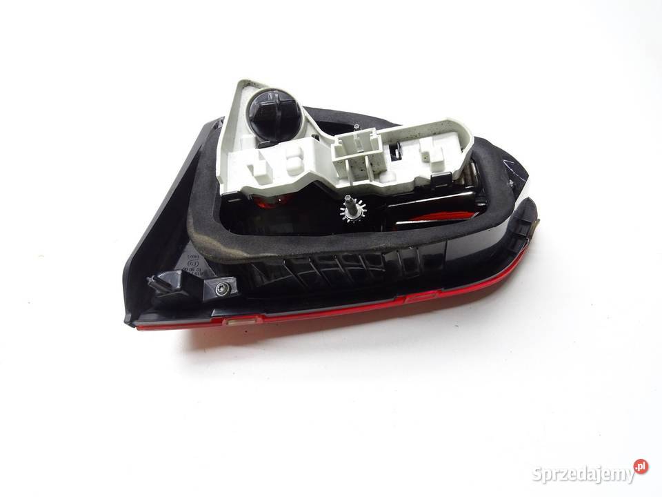 LAMPA LEWY TYŁ TYLNA W KLAPE 5G0945093AD VW GOLF osobowe