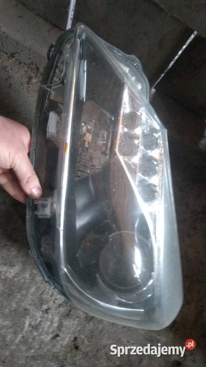 reflektor lewy przedni toyotayaris2012 Wohyń