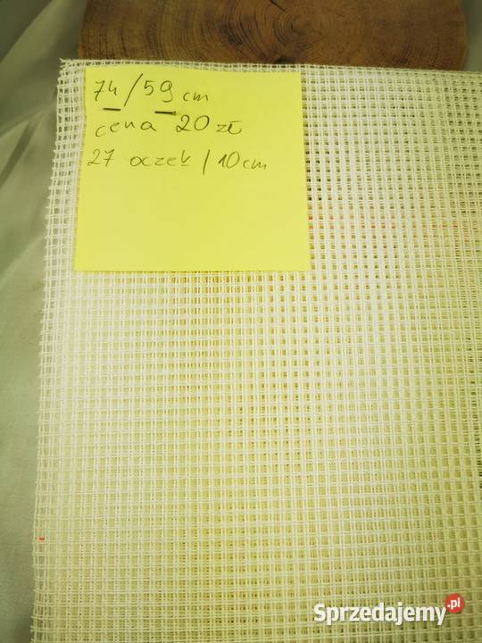 Kanwa do haftu w kuponachróżna wielkość rodzaj Wiśniowa