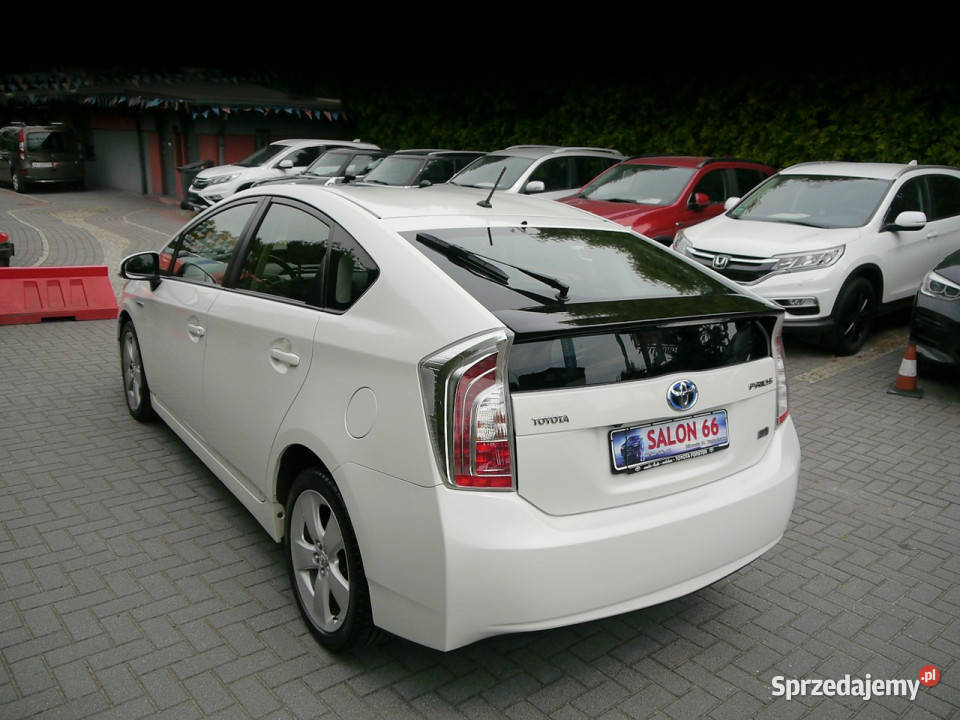 Toyota Prius 18 Navi kamera 100bezwypadkowy Stan elektrochrom. lusterka boczne