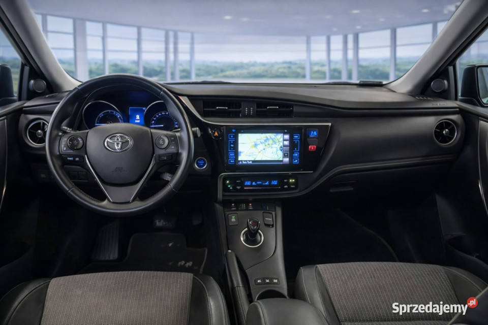 Toyota Auris Prestige Salon Polska 18 HYBRID nieuszkodzony Białystok