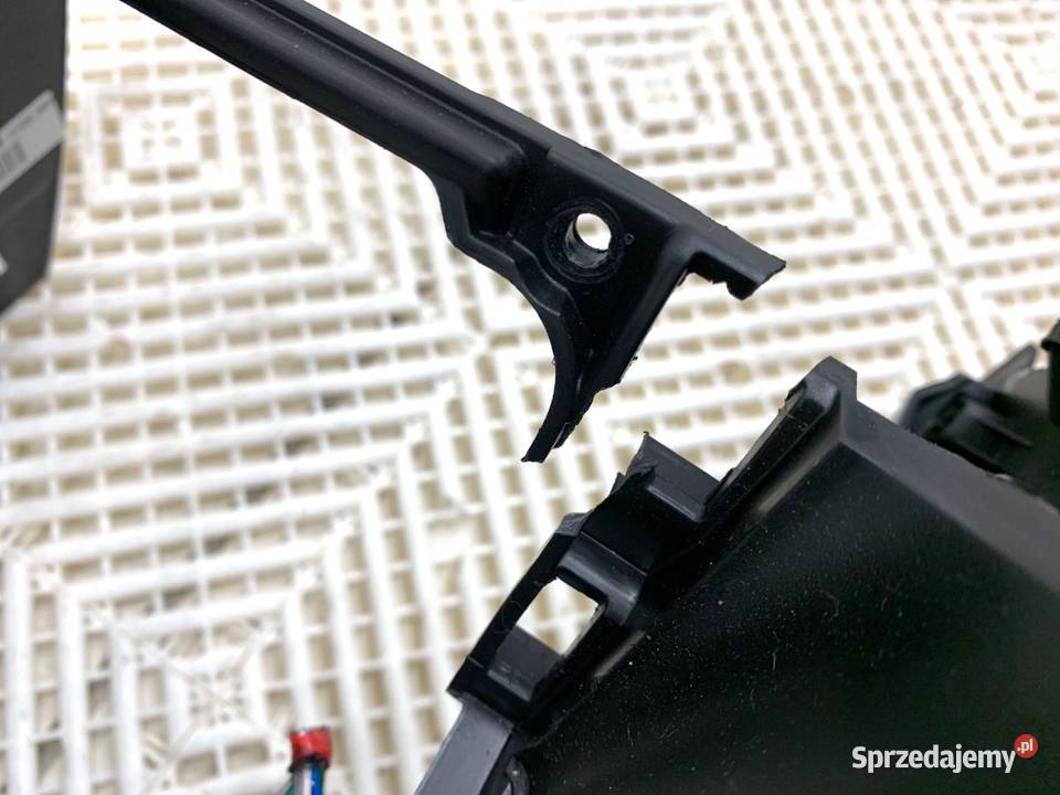 PODŁOKIETNIK HYUNDAI KONA Crossover