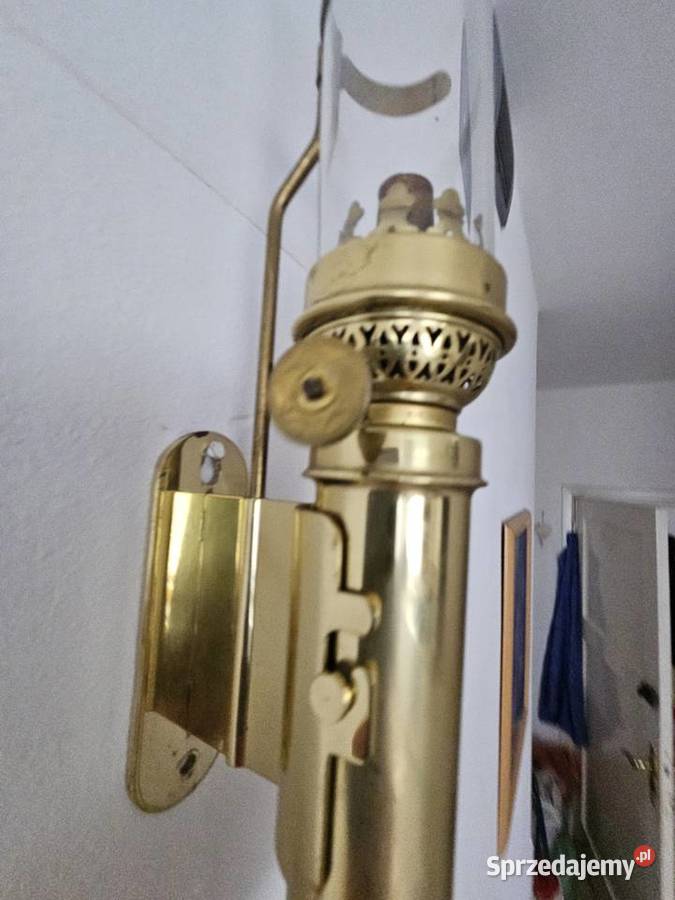 Lampa naftowa oficerska