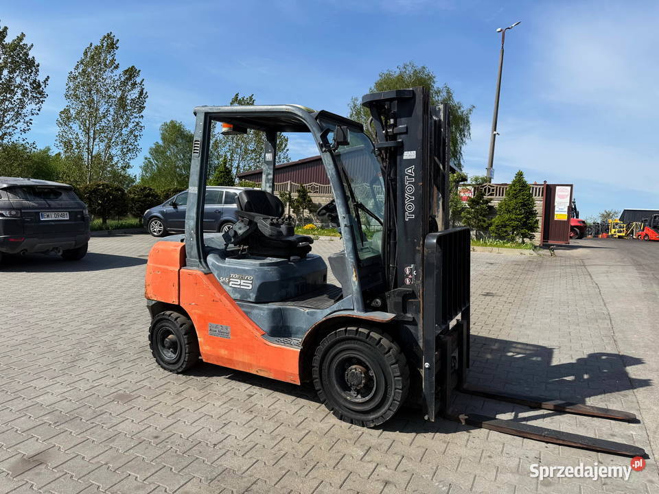 wózek widłowy TOYOTA 8FDF25 Diesel TRIPLEX 47m