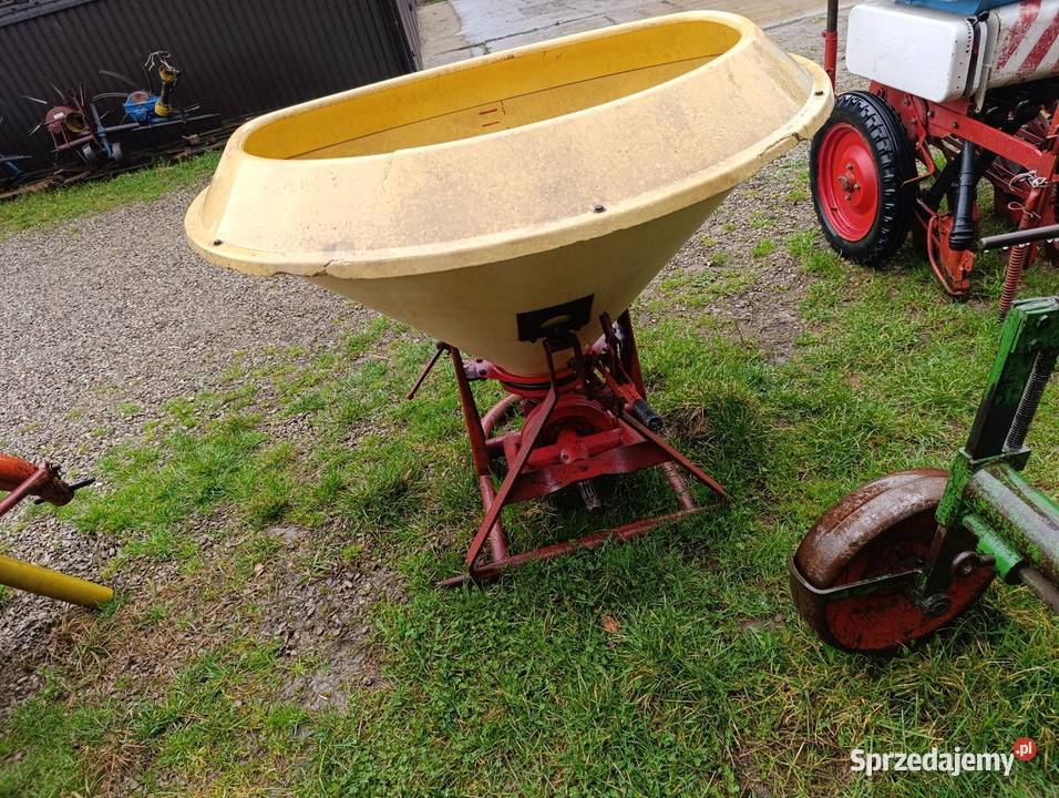 Rozsiewacz nawozów 300400L małopolskie Jastrzębia