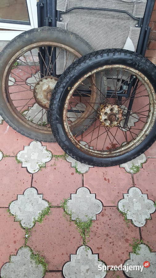 Stare koła do motoru opona ładna 35019 polska Krzeszowice