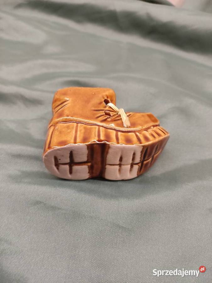 Ceramiczna figurka dekoracyjna bucik Głuchołazy