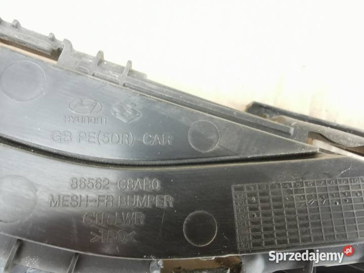Środkowa kratka zderzaka przód i20 II 2 lift