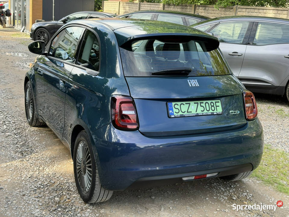 Fiat 500e garażowany