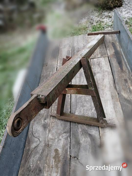 Podnośnik ładowacz do bel drzewa Maszyny zielonkowe Pietrusy sprzedam