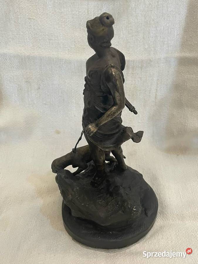 Rzeźba Diany na polowaniu cynkal aut Nina Kraków